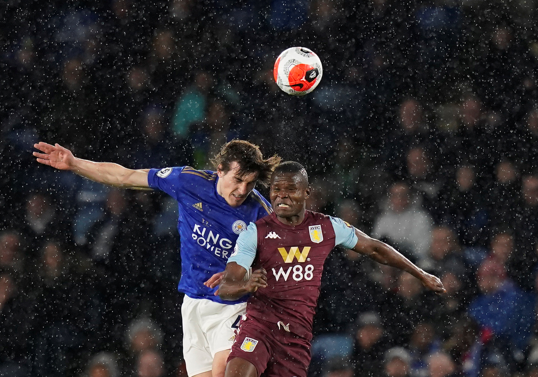 两支球队在 两支球队在